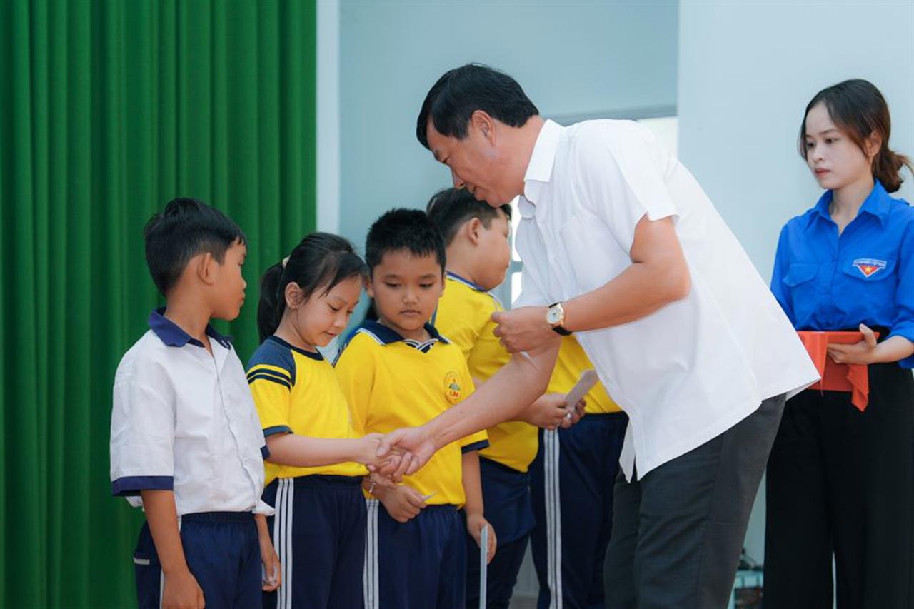 Tận tâm, nghĩa tình với các hoạt động an sinh xã hội tại Cần Giờ, Bình Chánh