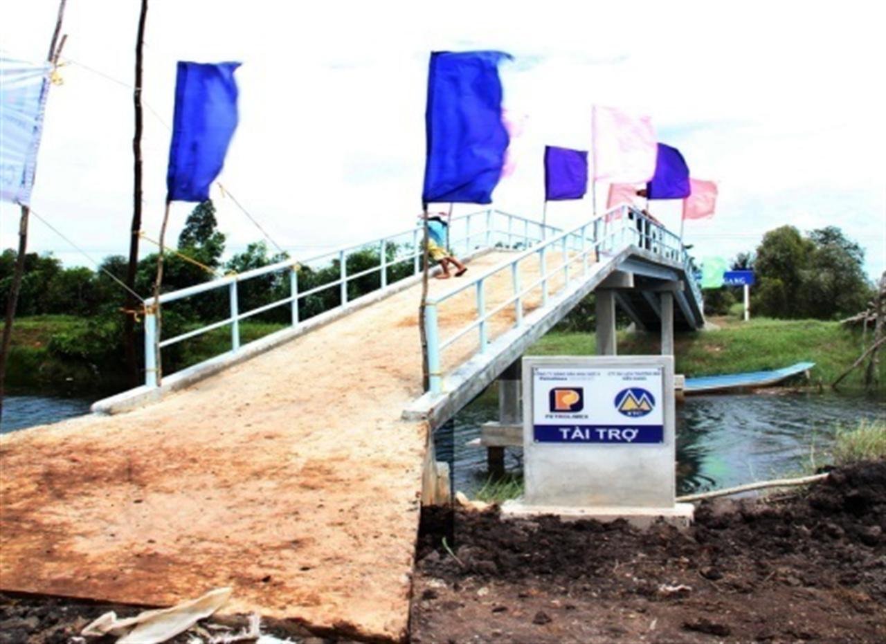 Khánh thành cầu "Nông Trường" và 2 trường tiểu học tại Kiên Giang