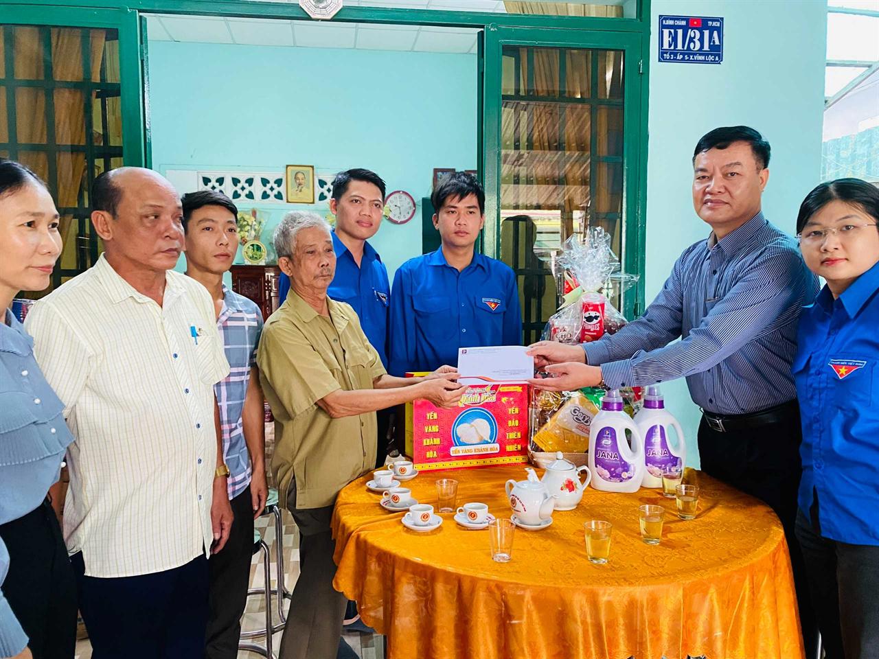 Đền ơn đáp nghĩa nhân kỷ niệm 76 năm ngày Thương binh - Liệt sĩ năm 2023