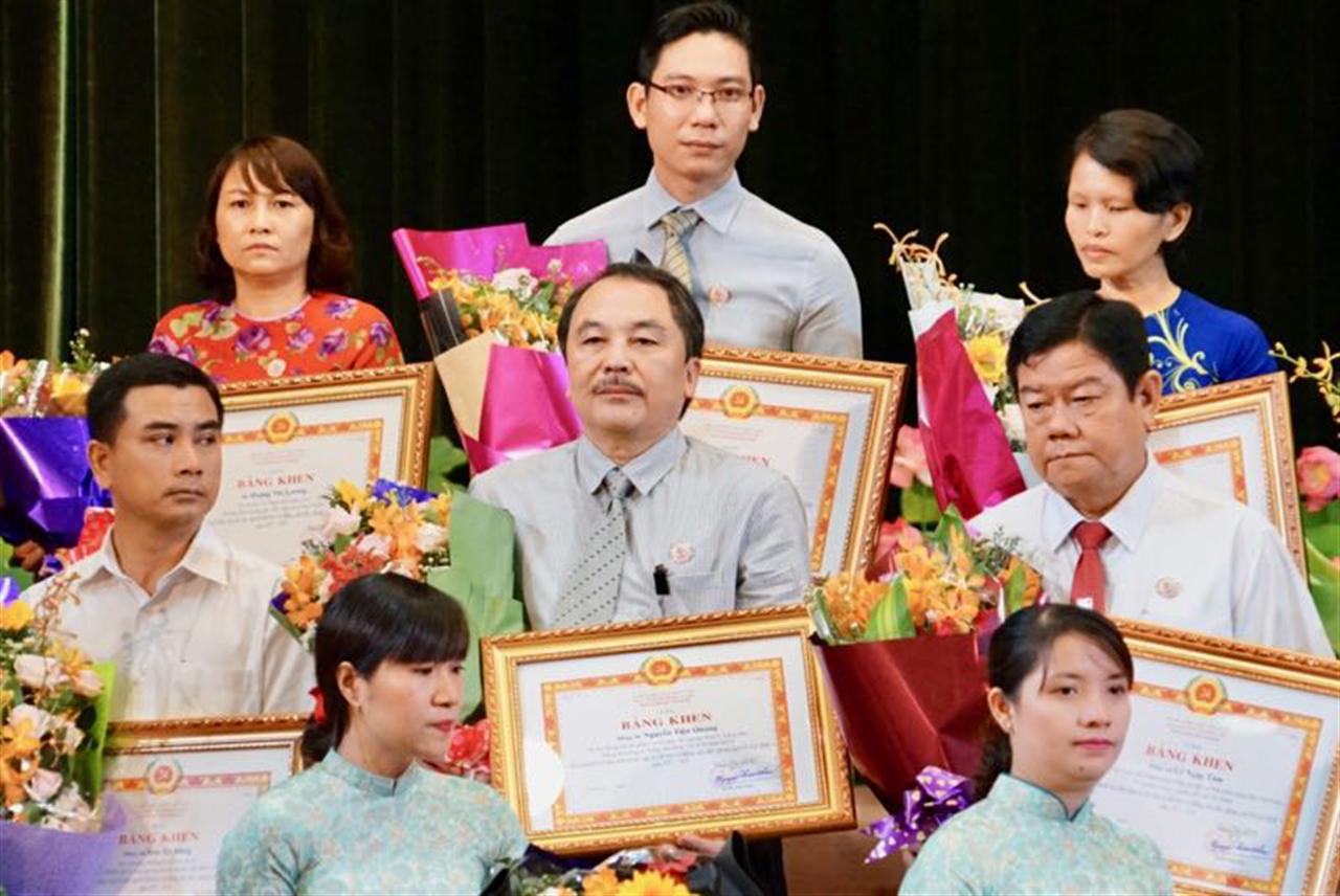 Biểu dương 397 tập thể, cá nhân học tập và làm theo gương Bác Hồ