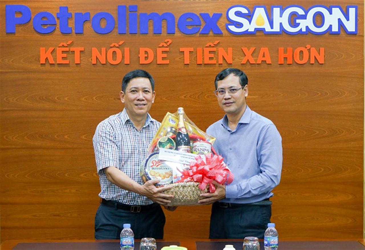 Đảng ủy Khối cơ sở Bộ Công thương tại TP. Hồ Chí Minh thăm Petrolimex Sài Gòn nhân Ngày Doanh nhân Việt Nam 13/10