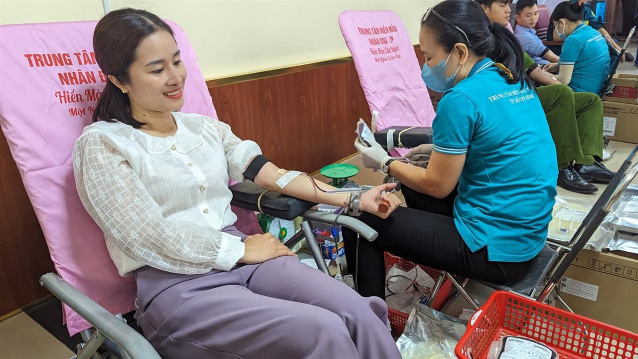 Tổng kho Xăng dầu Nhà Bè: Hiến máu nhân đạo - nghĩa cử cao đẹp của người Việt Nam