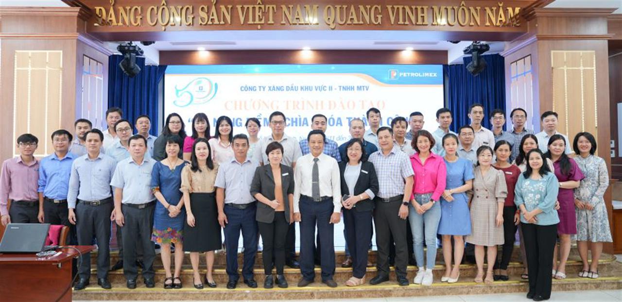 82 học viên tham dự chương trình đào tạo “Kỹ năng mềm – Chìa khóa thành công”