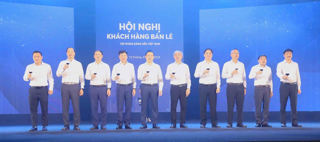Petrolimex hội nghị khách hàng bán lẻ 2024: Truyền năng lượng – Vững tương lai