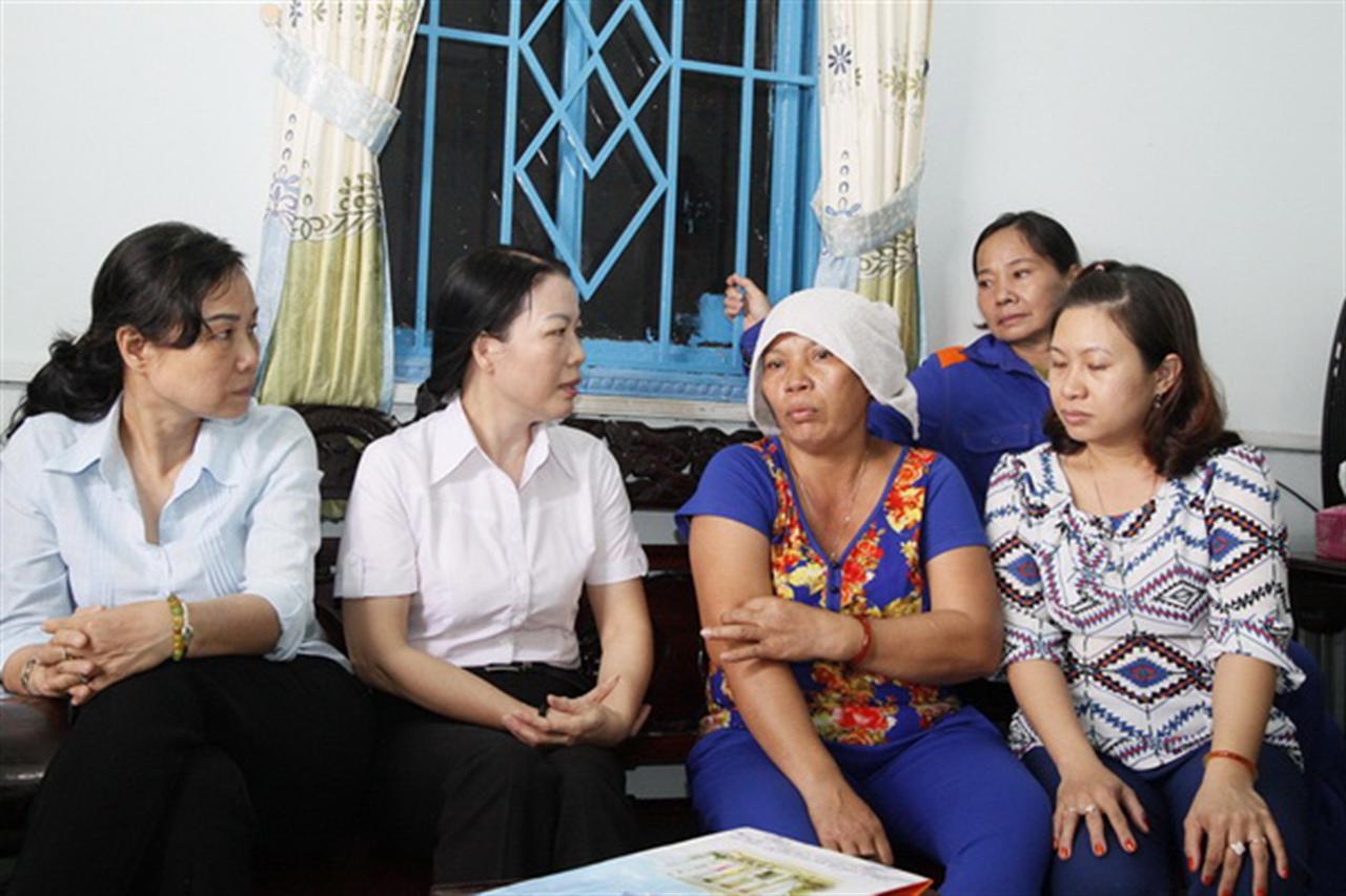 Chia sẻ yêu thương