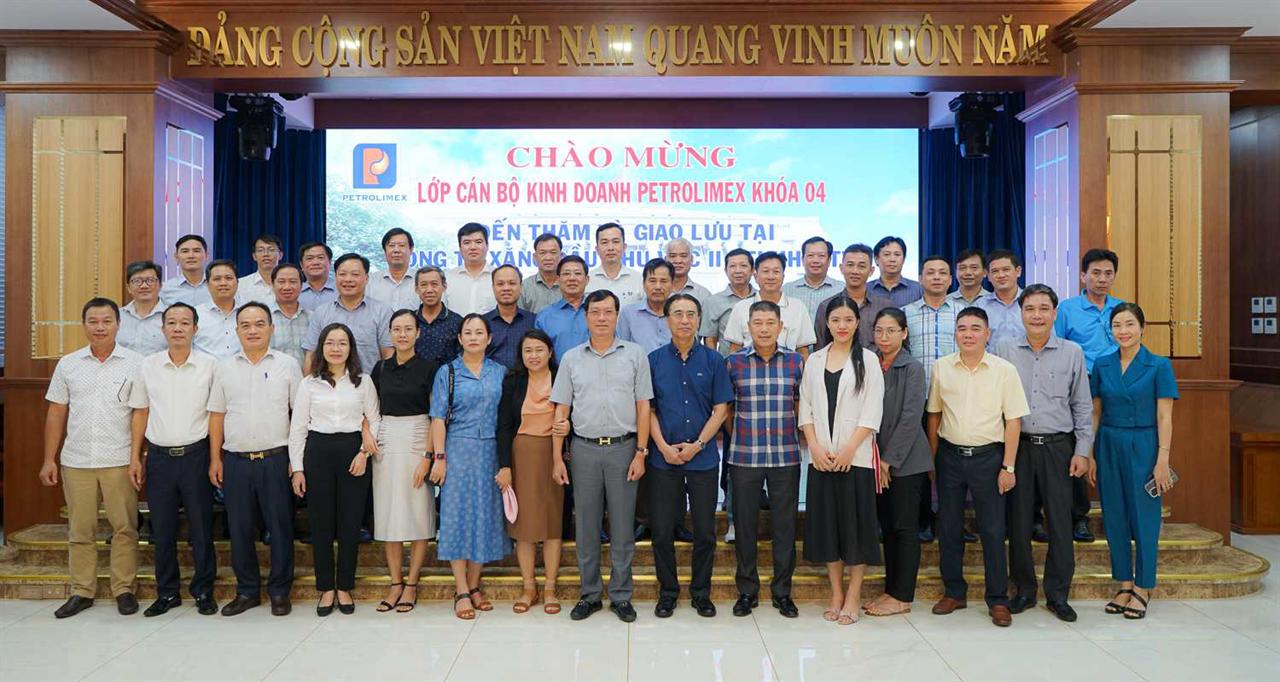 Học viên lớp Cán bộ kinh doanh và lớp Đào tạo key user của Tập đoàn đến thăm Petrolimex Sài Gòn