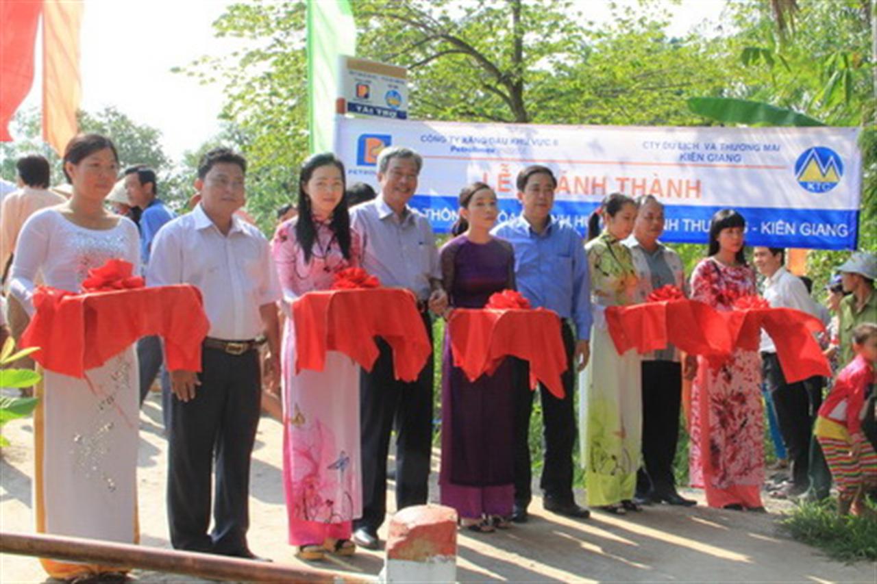 Khánh thành cầu nông thôn và trường học tại Kiên Giang