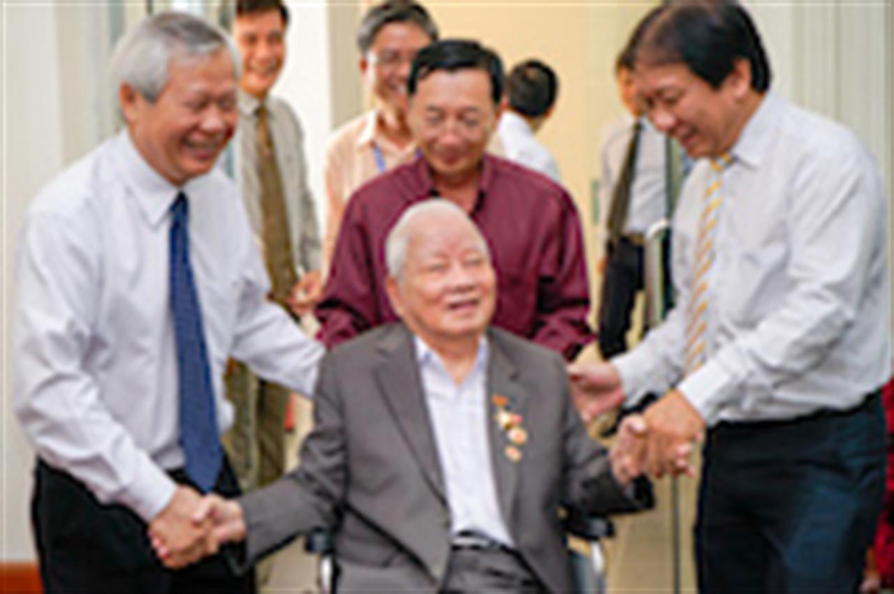 Xuân tươi vui, ấm nụ cười