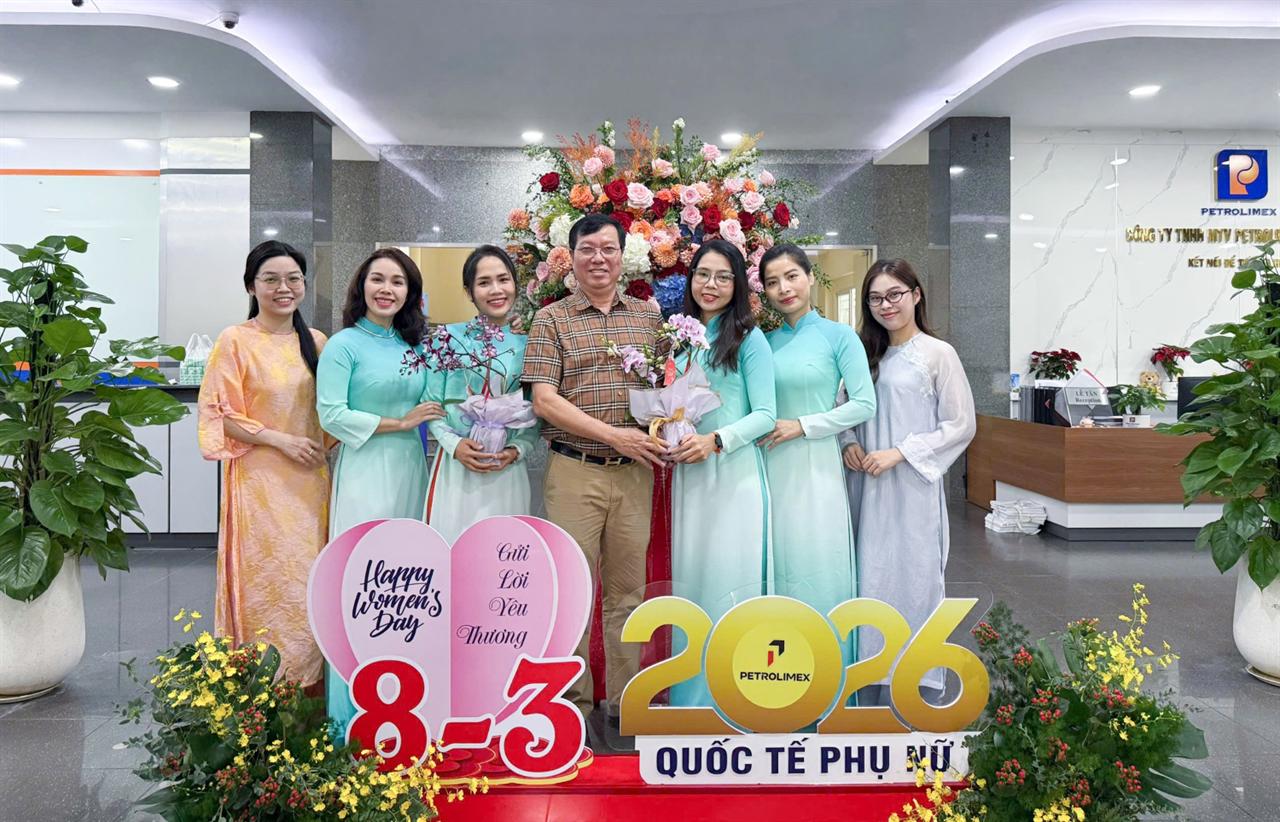 Rạng rỡ những nụ cười Ngày Quốc tế Phụ nữ 8/3