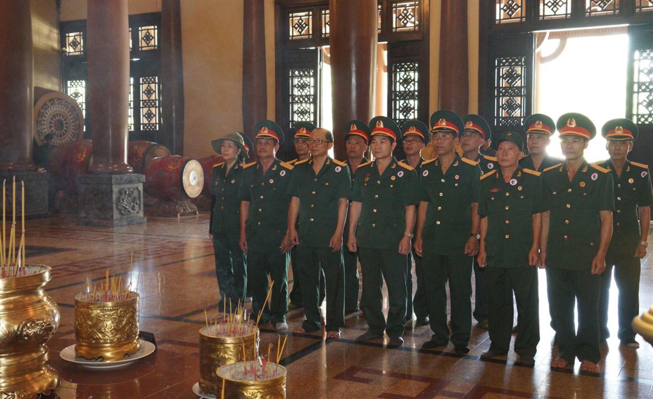 Hội Cựu chiến binh Công ty Xăng dầu Khu vực II thăm Địa đạo Củ Chi