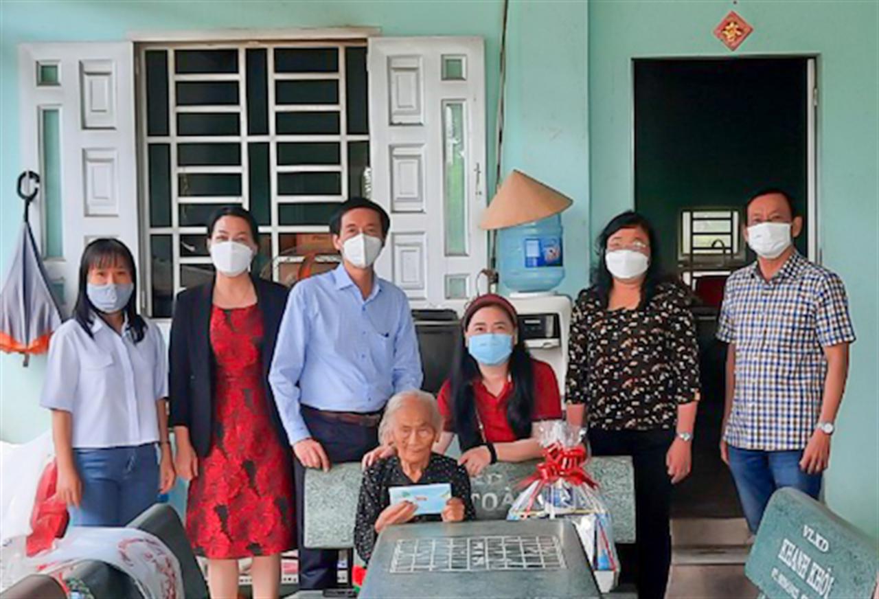 Trao yêu thương - Nhận hạnh phúc