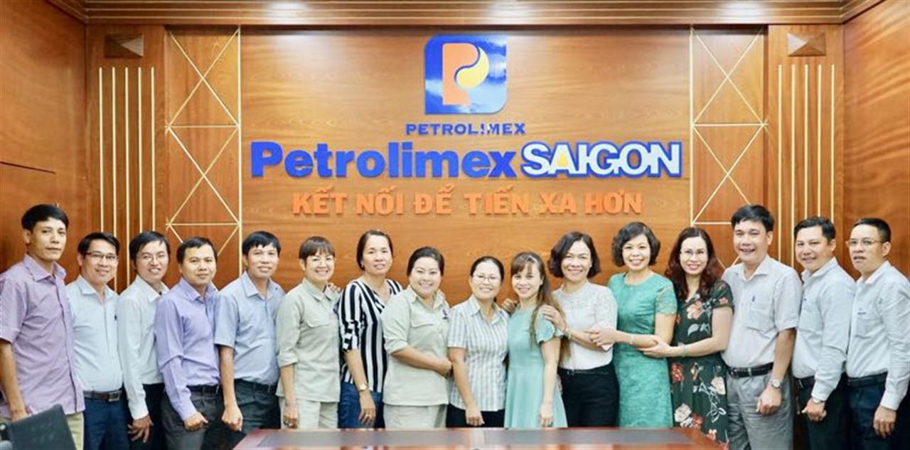 Xây dựng đội ngũ NLĐ "Trách nhiệm - Chuyên nghiệp - Văn minh"