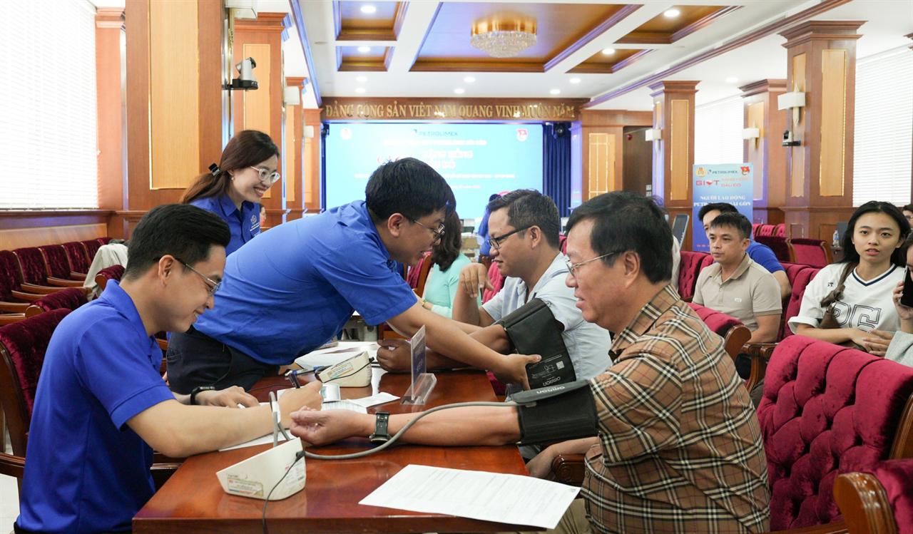 Petrolimex Sài Gòn nêu cao nghĩa cử hiến máu cứu người
