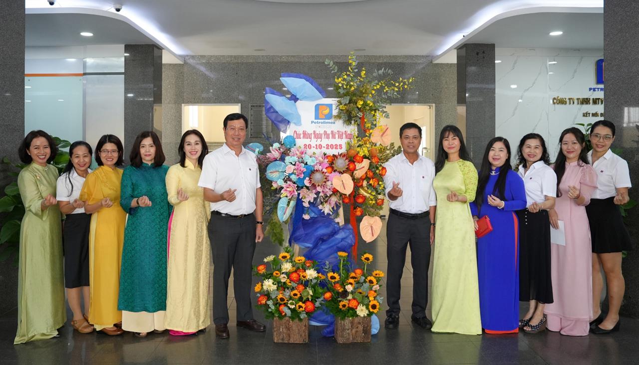 Tri ân phụ nữ Petrolimex Sài Gòn nhân ngày 20/10