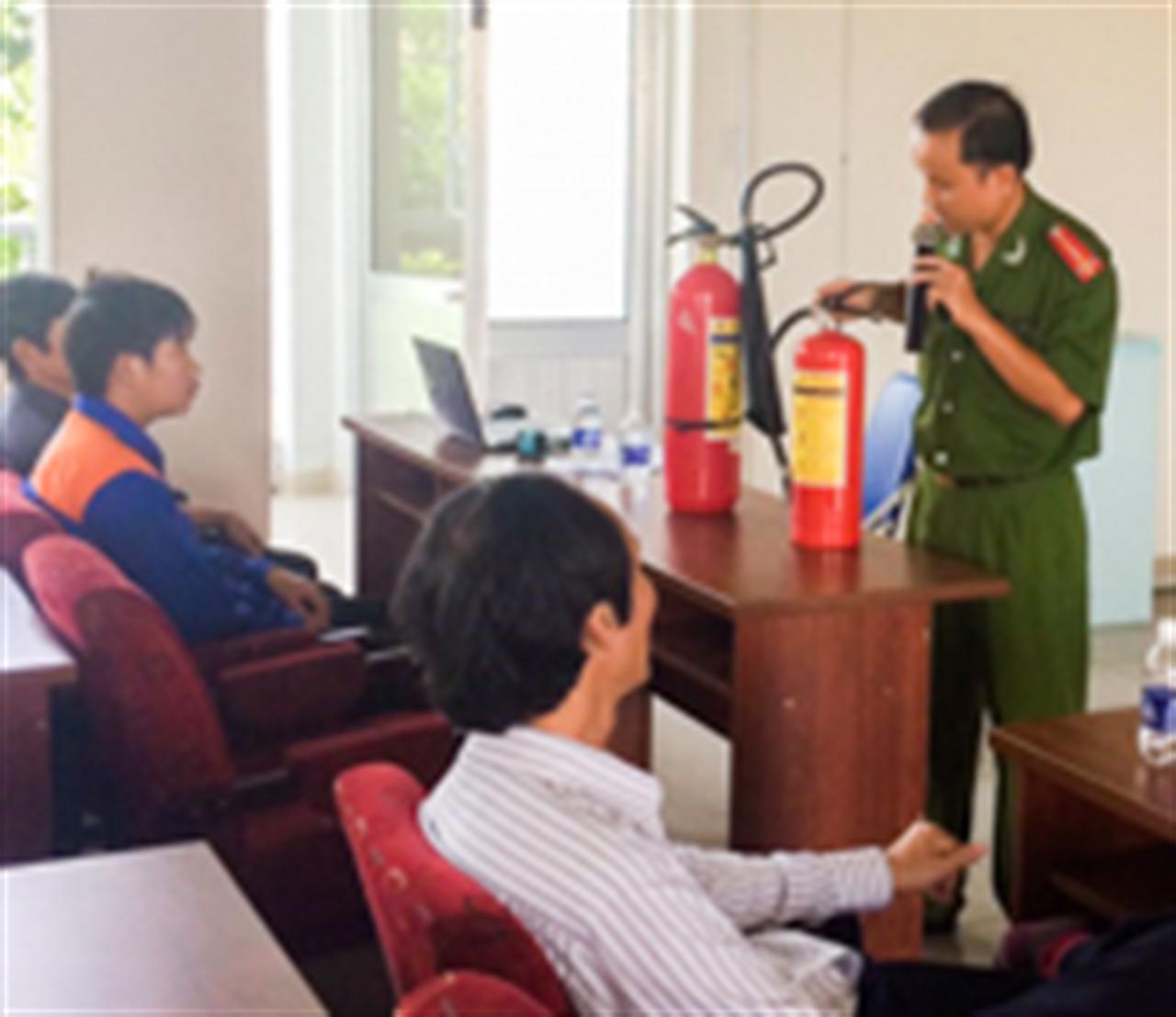 Xí nghiệp Dịch vụ huấn luyện PCCC định kỳ năm 2015