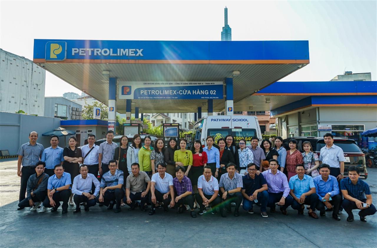 35 học viên lớp Cán bộ Kinh doanh Khóa 8 đi thực tế, tham quan tại Petrolimex Sài Gòn