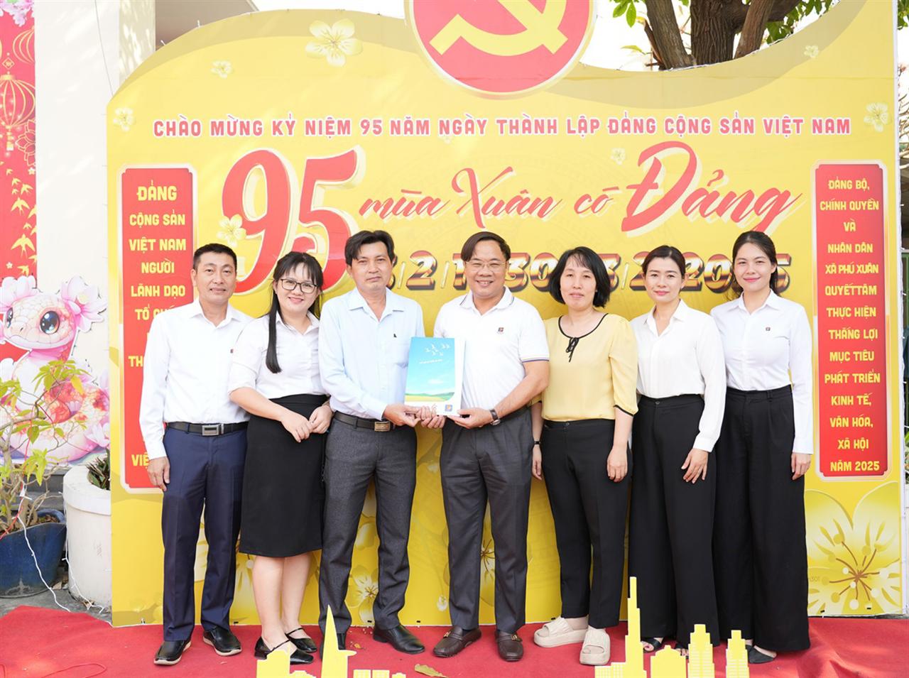 Chia sẻ mùa Xuân - nhân đôi nghĩa tình
