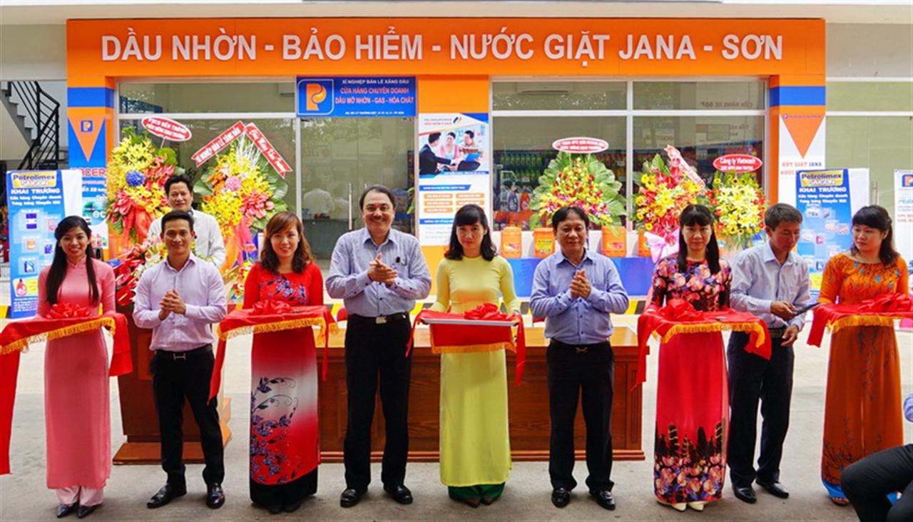 Năng động cùng hàng hóa/dịch vụ Petrolimex