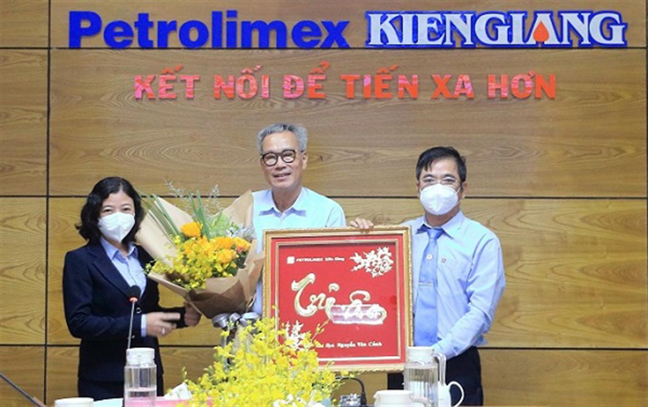 Khát vọng tỏa sáng để tiến xa hơn