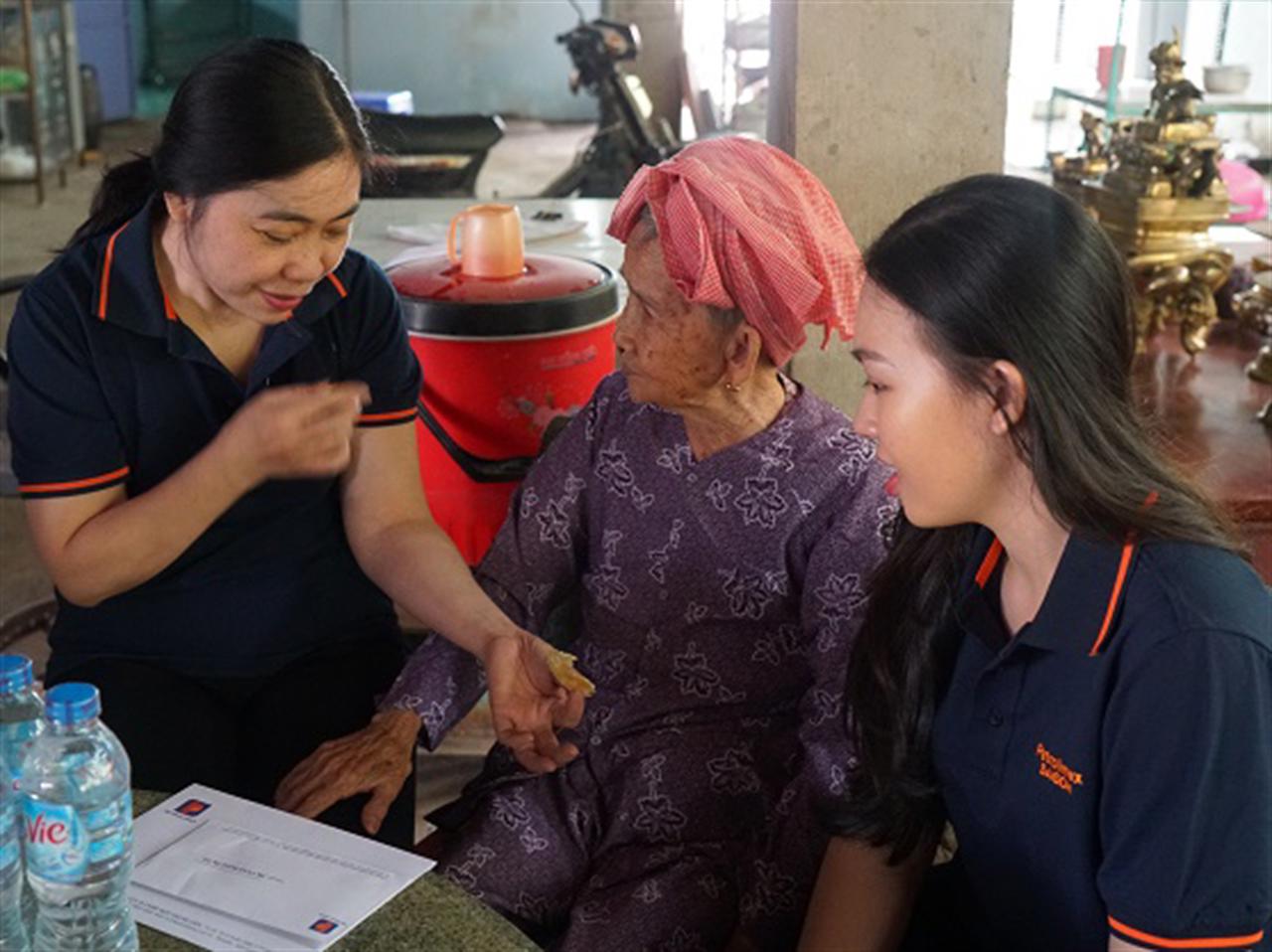 Tết về thăm Mẹ (2)