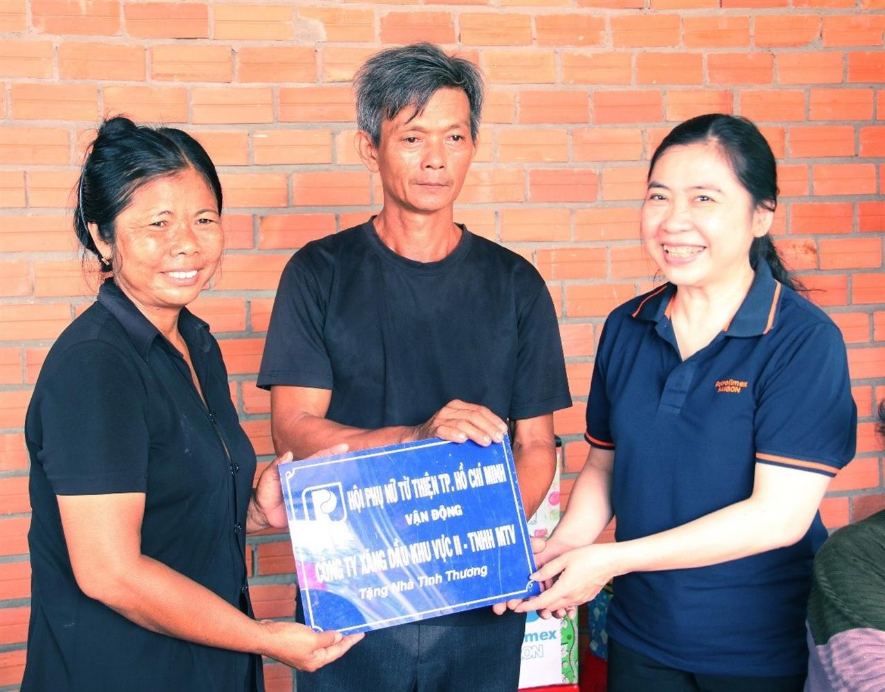 Những ngôi nhà ấm áp nghĩa tình