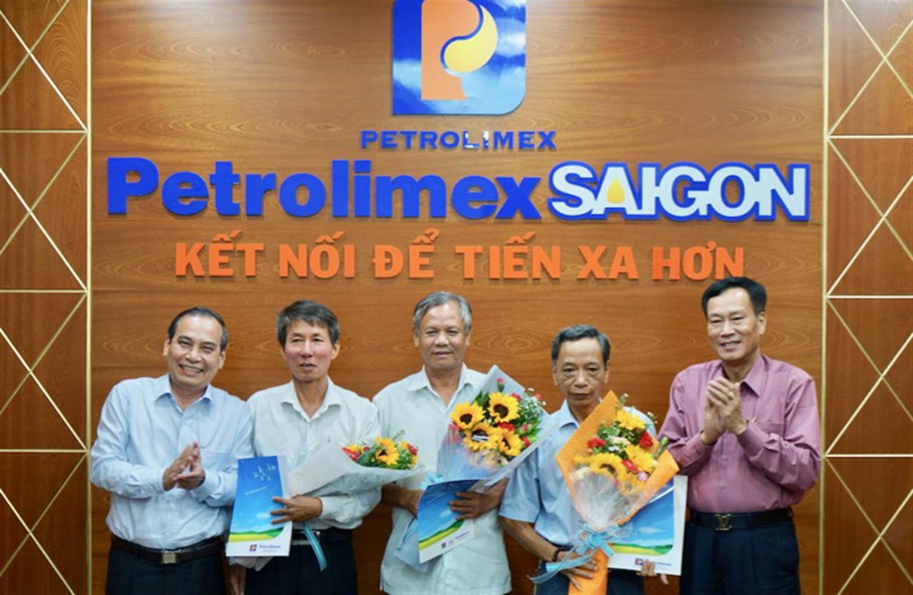 Gặp mặt, tri ân chia tay cán bộ về nghỉ hưu theo chế độ