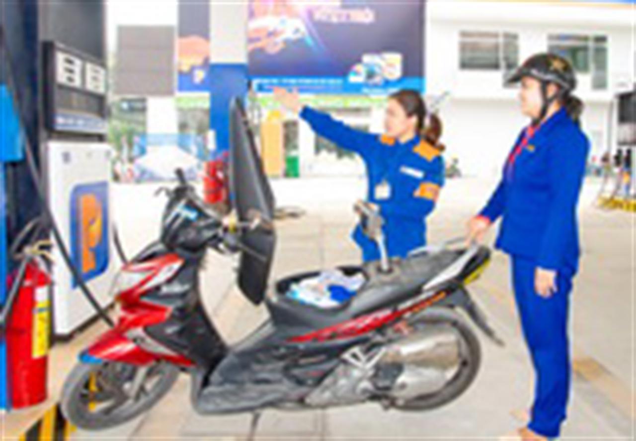 Đổi mới phục vụ khách hàng là nhiệm vụ trọng tâm 2015