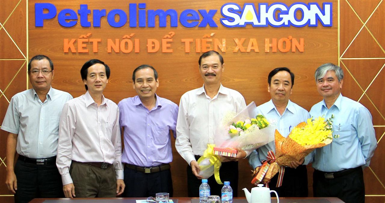 Gặp mặt, chia tay cán bộ về nghỉ hưu theo chế độ