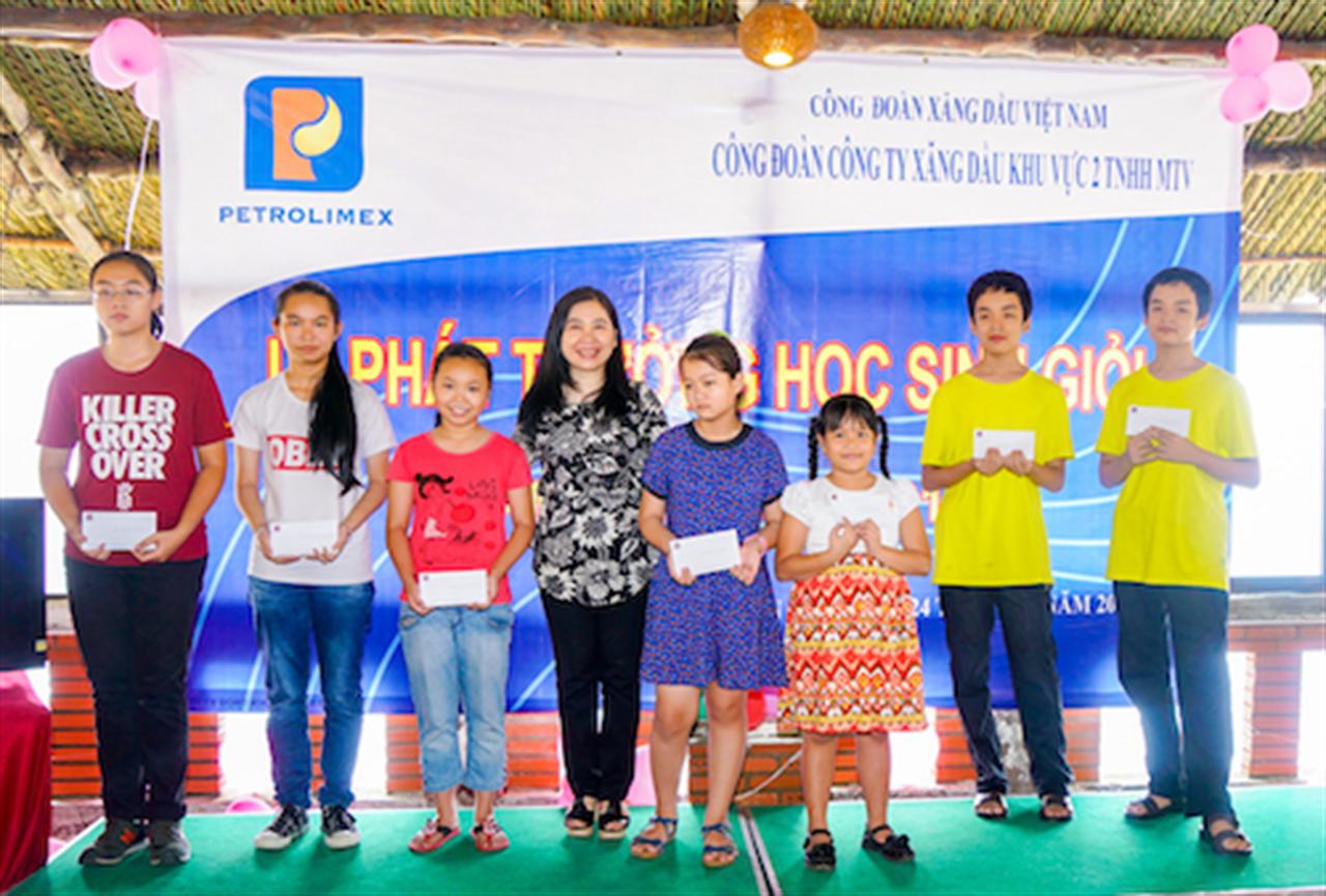 Bừng sáng những tấm gương học tốt
