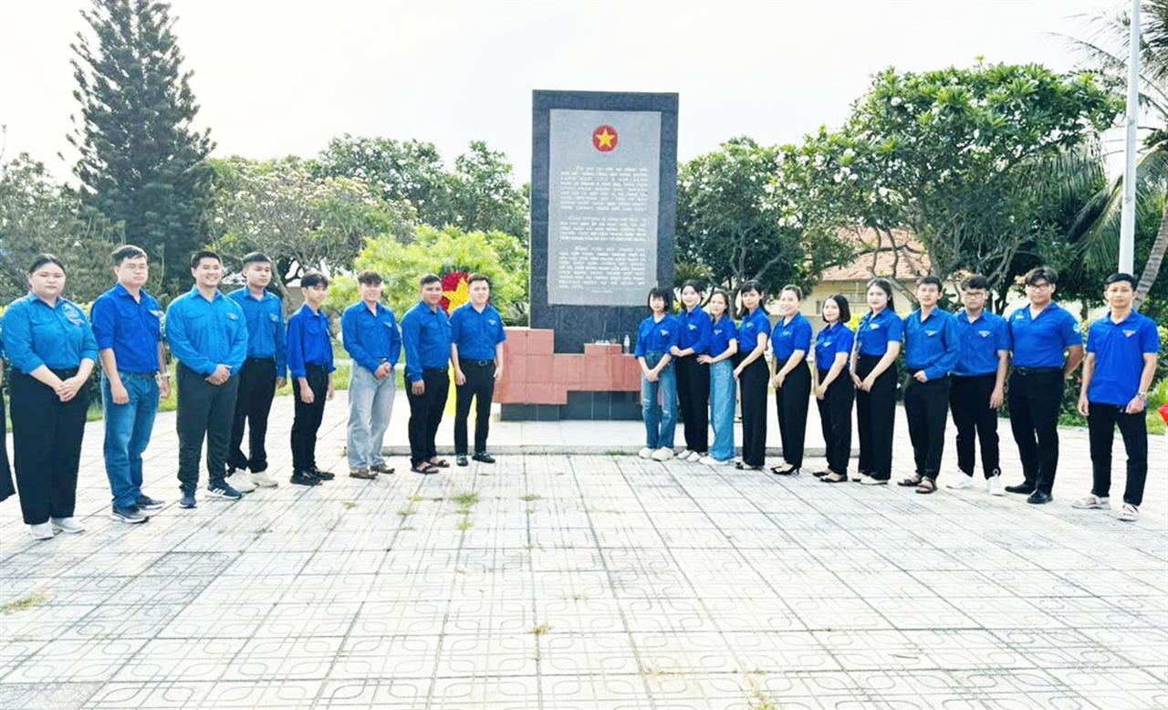 Thanh niên Tổng kho xăng dầu Nhà Bè quyết tâm tiếp tục là cánh tay đắc lực của Đảng