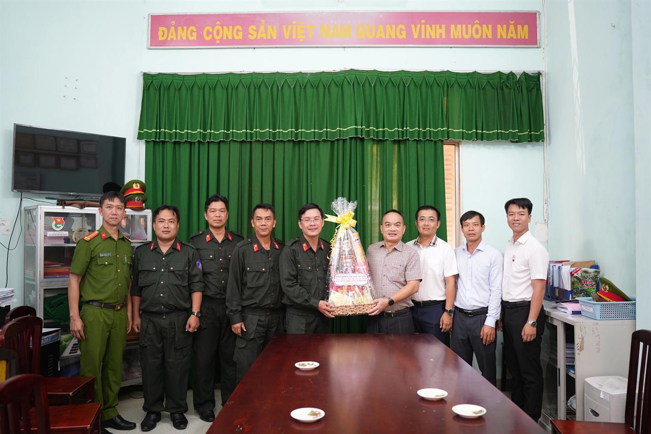 Tri ân lực lượng Công an nhân dân đồng hành cùng Tổng kho Xăng dầu Nhà Bè