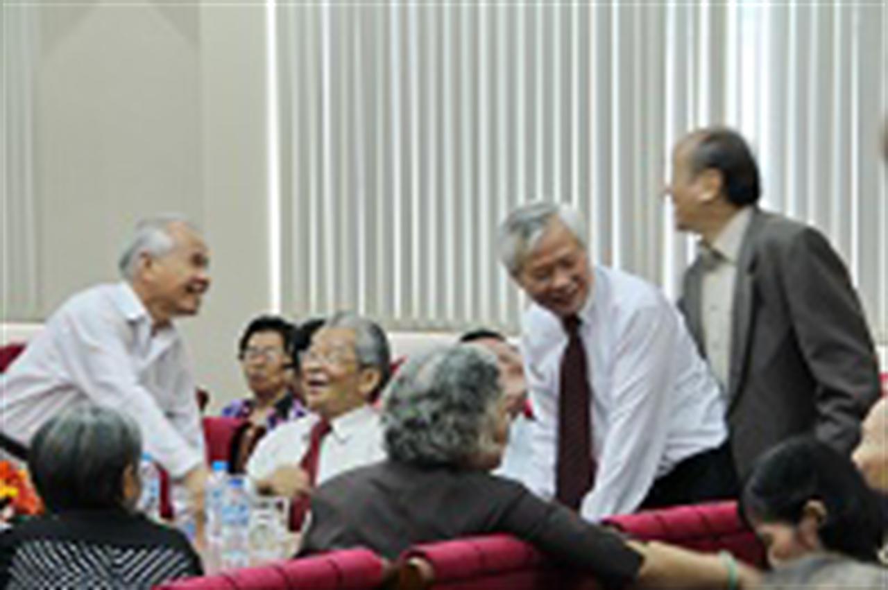 "Uống nước nhớ nguồn, ăn quả nhớ người trồng cây"