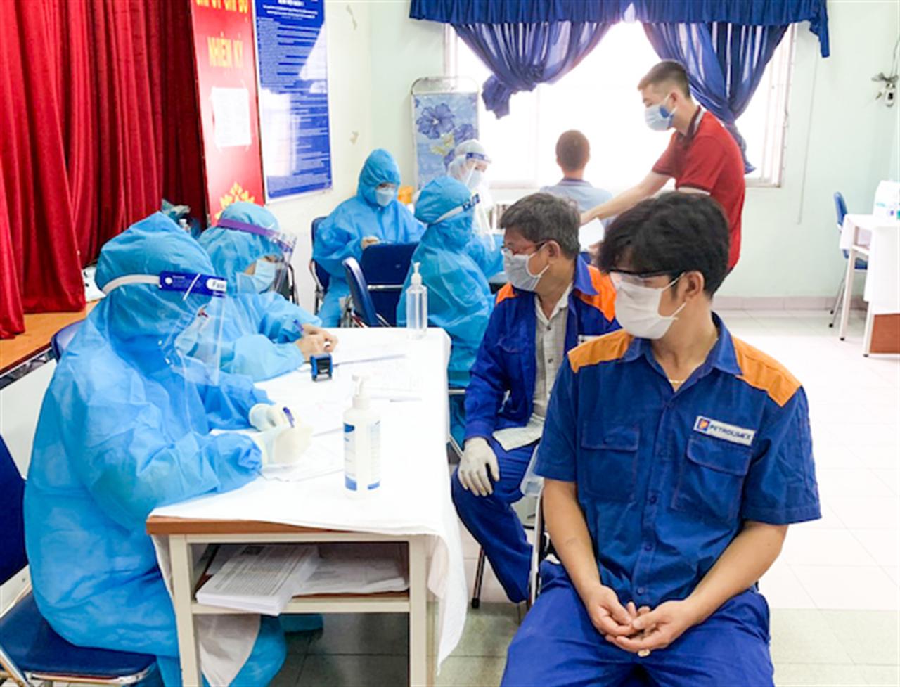 Petrolimex Sài Gòn triển khai tiêm mũi 2 vaccine COVID-19 cho CBCNV