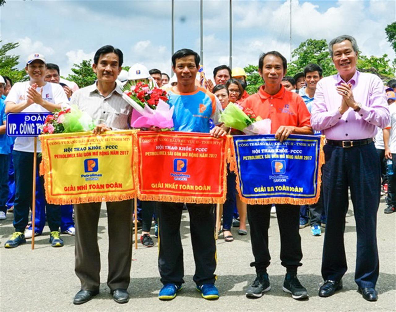 Nhiệt huyết và khát vọng