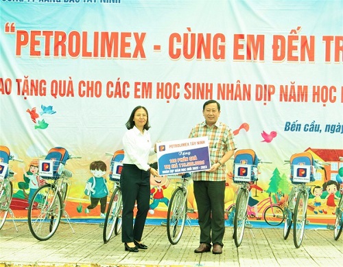 Petrolimex Tây Ninh cùng em đến trường