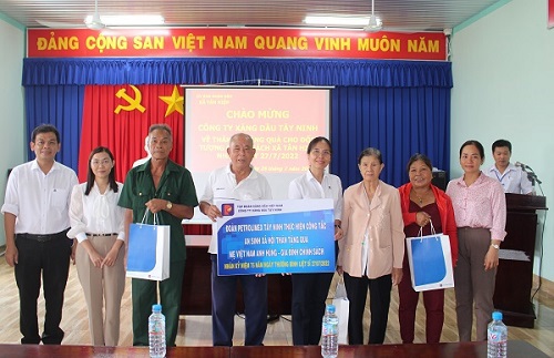 Thăm, tri ân Mẹ liệt sĩ, thương binh, bệnh binh và gia đình chính sách dịp 27/07
