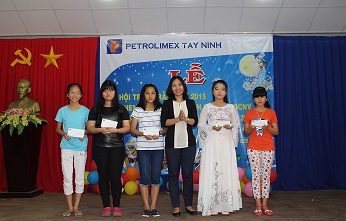 Tổ chức lễ hội trăng rằm & khen thưởng con CBCNV đạt thành tích cao trong học tập