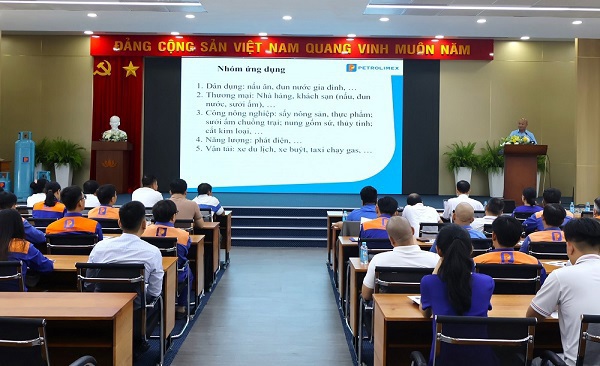 Petrolimex Tây Ninh tổ chức lớp tập huấn an toàn kỹ thuật trong kinh doanh LPG