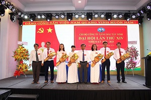 Đoàn kết - Trách nhiệm - Trí tuệ - Phát triển.