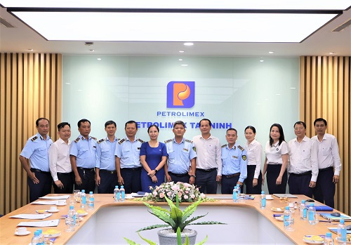 Sơ kết công tác phối hợp giữa Công ty Xăng dầu Tây Ninh (Petrolimex Tây Ninh) và Cục Quản lý thi trường (QLTT) tỉnh Tây Ninh.