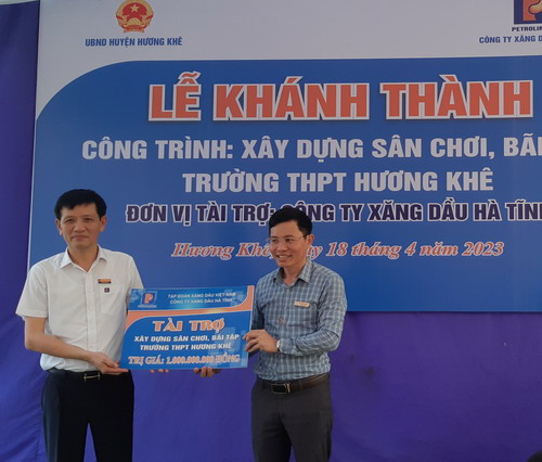 Lễ khánh thành Khu liên hợp thể thao tại Trường THPT Hương Khê