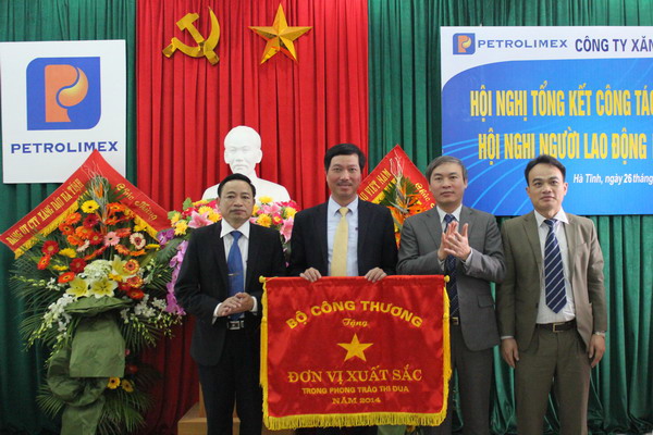 Bám sát diễn biến thị trường, giữ vững mức tăng trưởng trong năm 2015