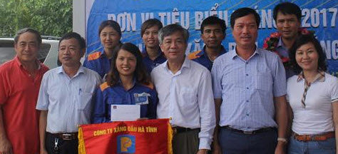 Petrolimex Hà Tĩnh vinh danh đơn vị tiêu biểu tháng 4/2017