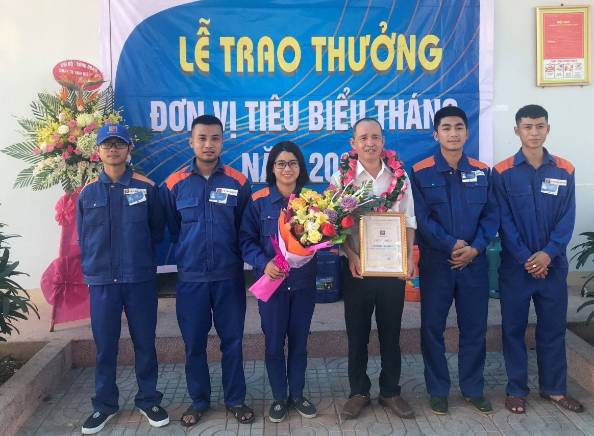 Vinh danh CHXD số 72 tiêu biểu thi đua SXKD tháng 02/2020