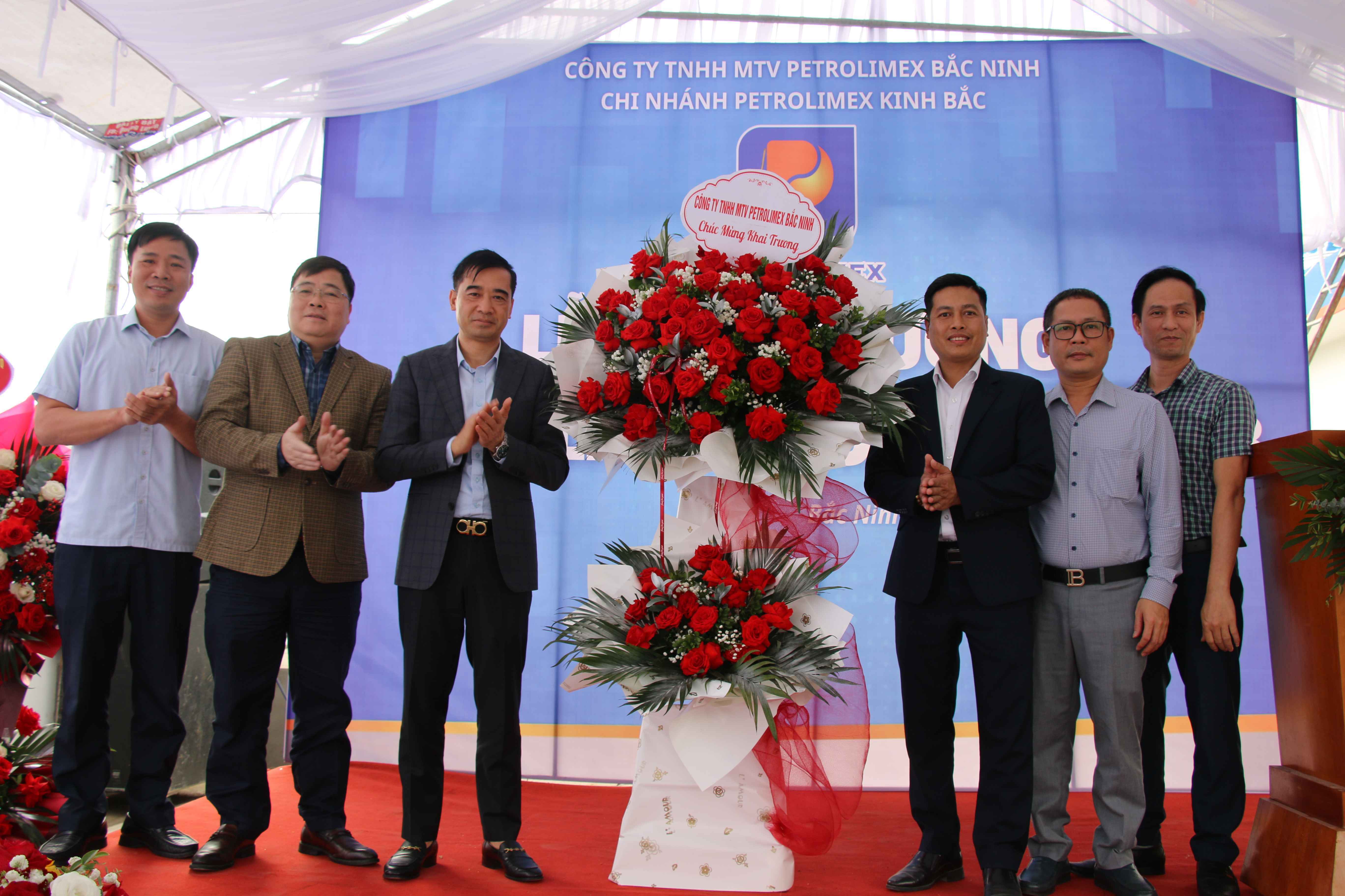 Khai trương Petrolimex - Cửa hàng 18 trực thuộc Chi nhánh Petrolimex Kinh Bắc, Công ty TNHH MTV Petrolimex Bắc Ninh