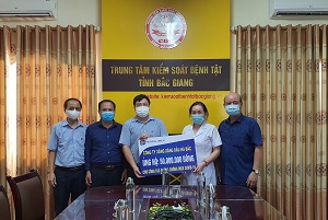 Petrolimex Hà Bắc ủng hộ 130 triệu đồng cho công tác phòng chống dịch Covid-19 tại Bắc Giang