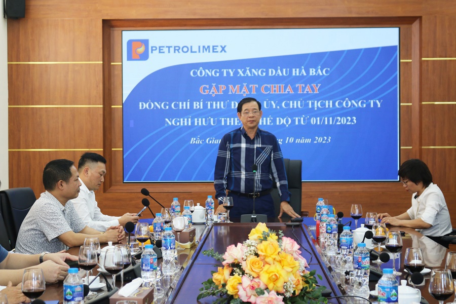Buổi lễ gặp mặt chia tay Chủ tịch Petrolimex Hà Bắc.