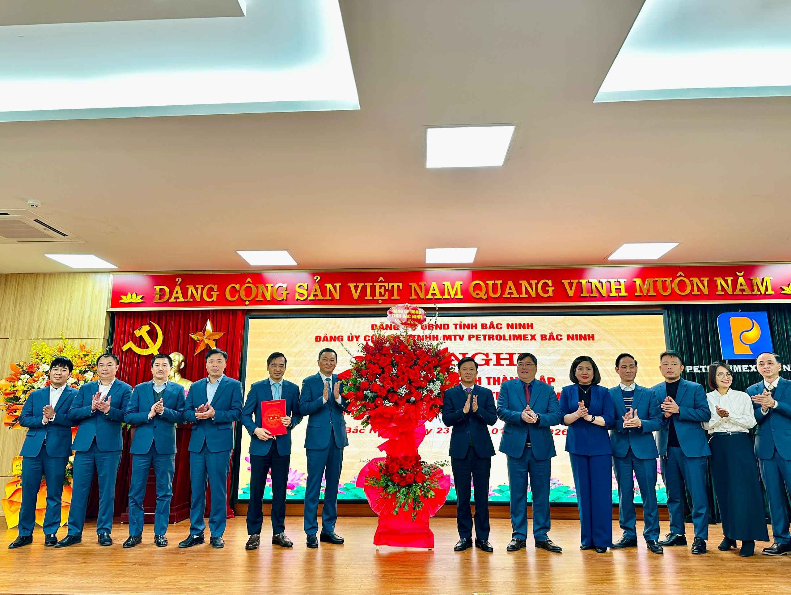 Hội nghị công bố các quyết định về tổ chức Đảng, triển khai công tác xây dựng Đảng năm 2026 tại Petrolimex Bắc Ninh