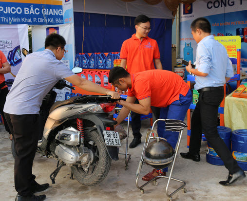 CHXD số 61 rộn ràng ngày hội tri ân khách hàng