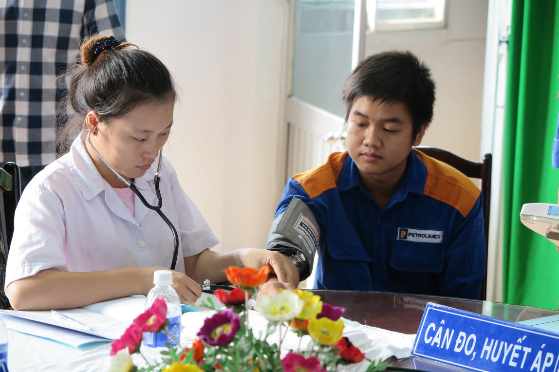 Công ty Cổ phần Cơ khí Xăng dầu tổ chức khám sức khỏe định kỳ cho cán bộ, công nhân viên, người lao động thường niên 2015